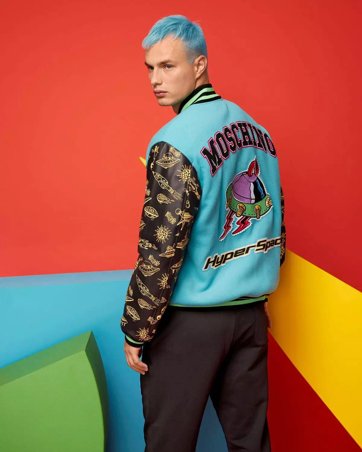 Moschino Menswear Fréijoer/Summer 2021 54915_26