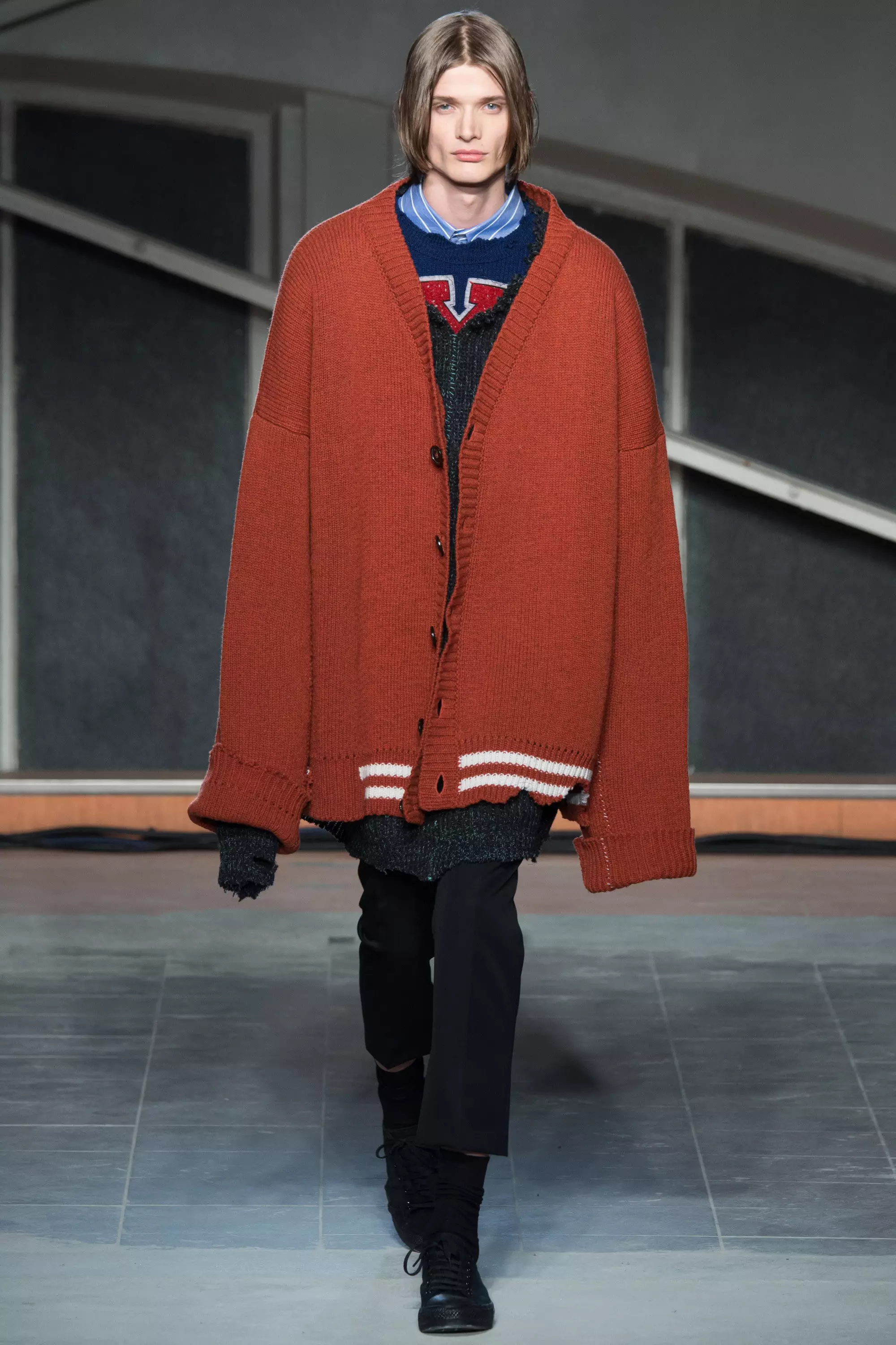 라프 시몬스 FW16 파리 (1)