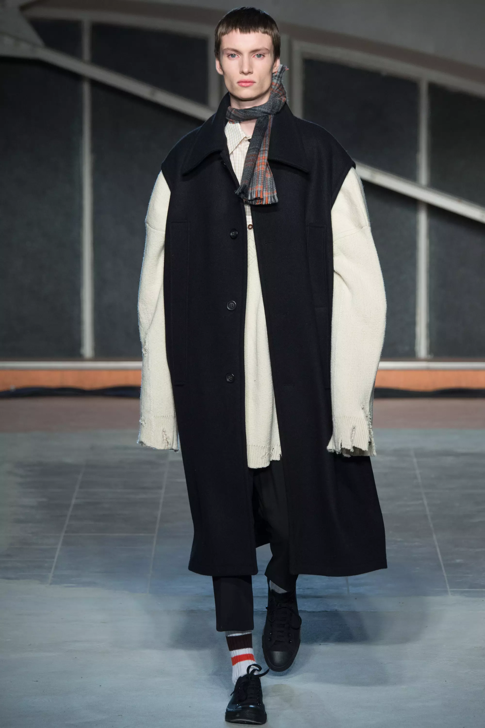 راف سيمونز FW16 باريس (16)