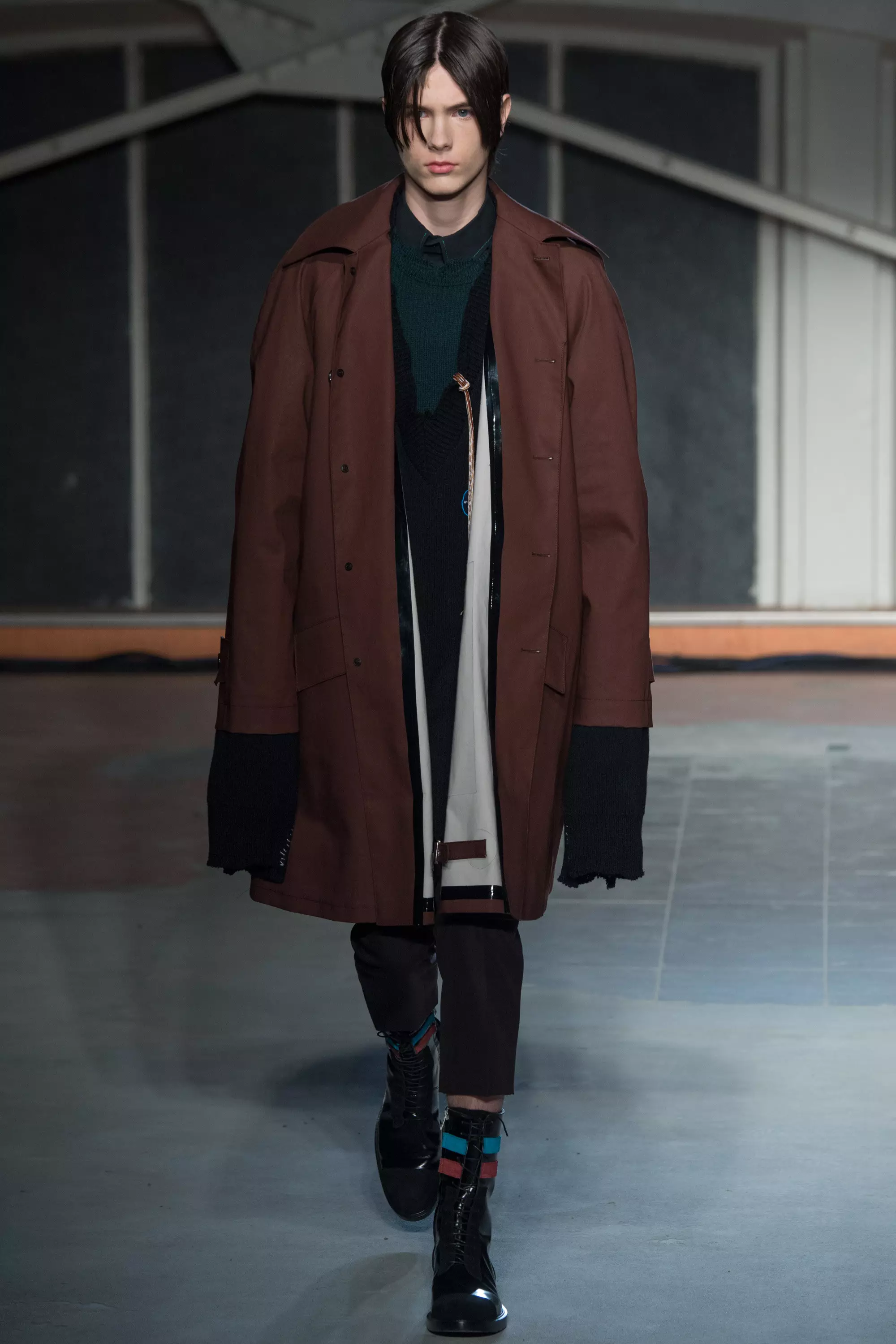 라프 시몬스 FW16 파리 (21)