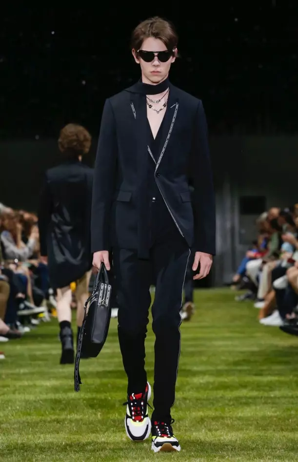 МЪЖКО ОБЛЕКЛО DIOR HOMME ПРОЛЕТ ЛЯТО 2018 ПАРИЖ12