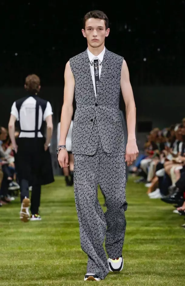 DIOR HOMME FÉRFI RUHA 2018. TAVASZI NYÁR PÁRIS31