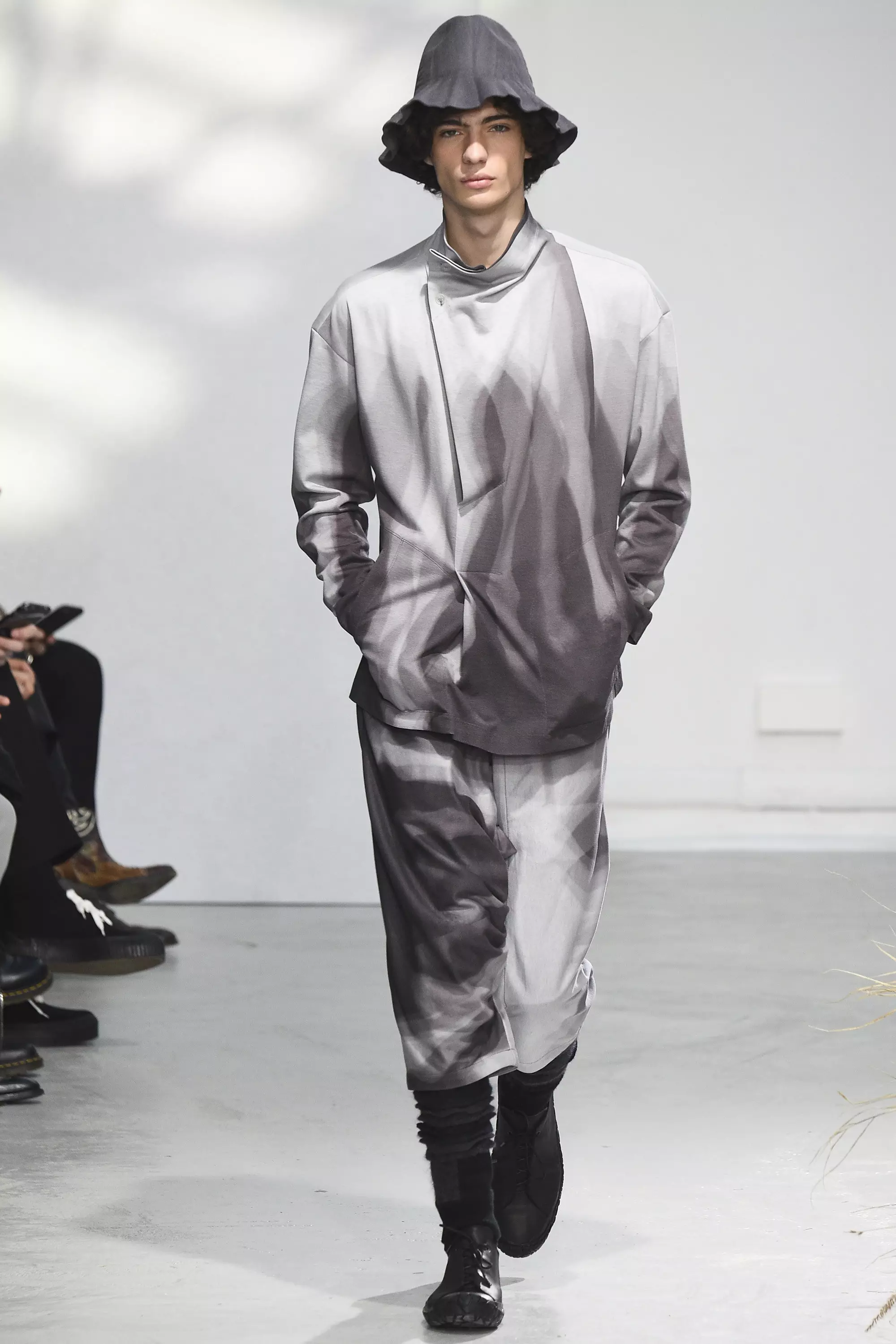 Issey Miyake FW16 Parys (12)