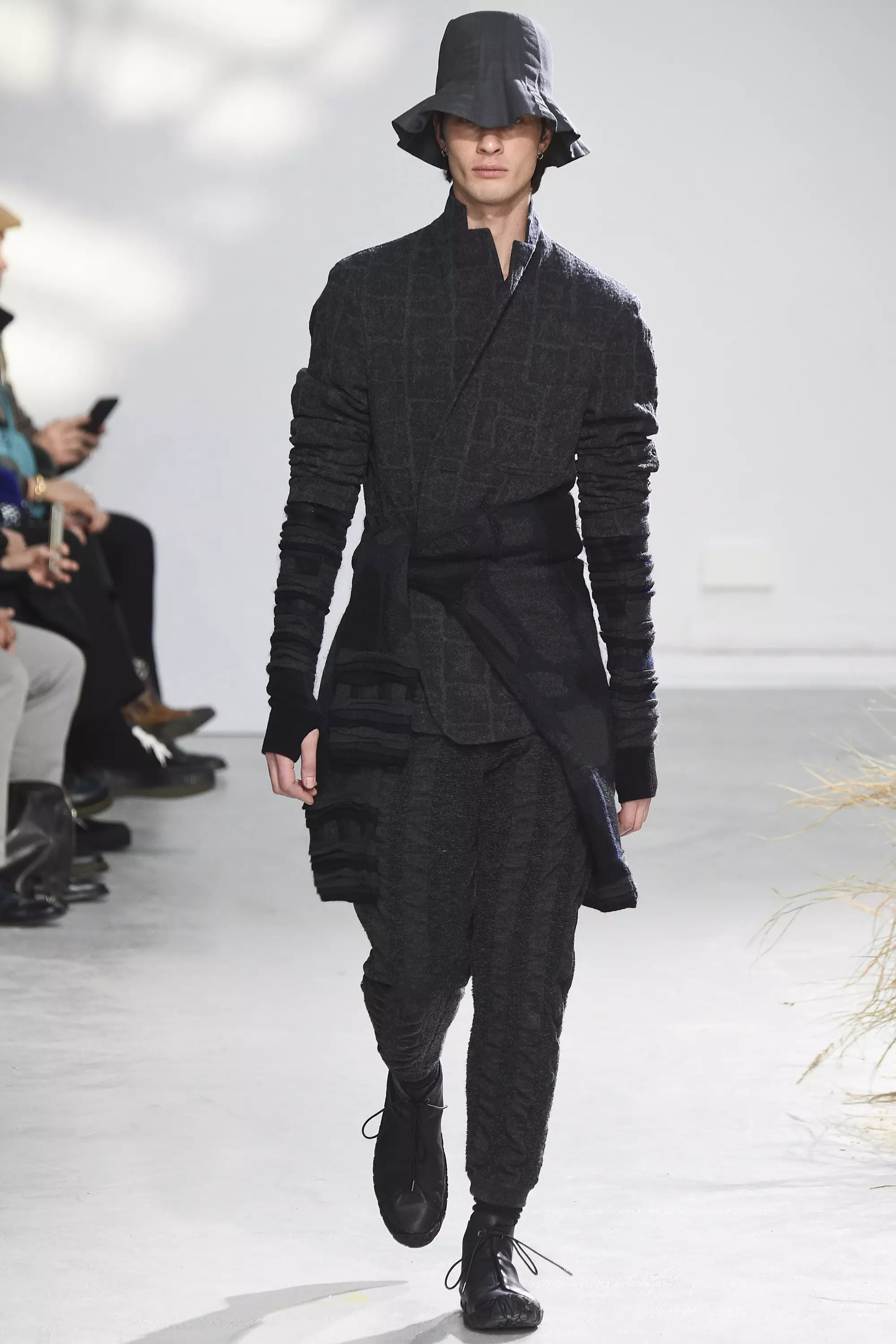 Issey Miyake FW16 París (6)