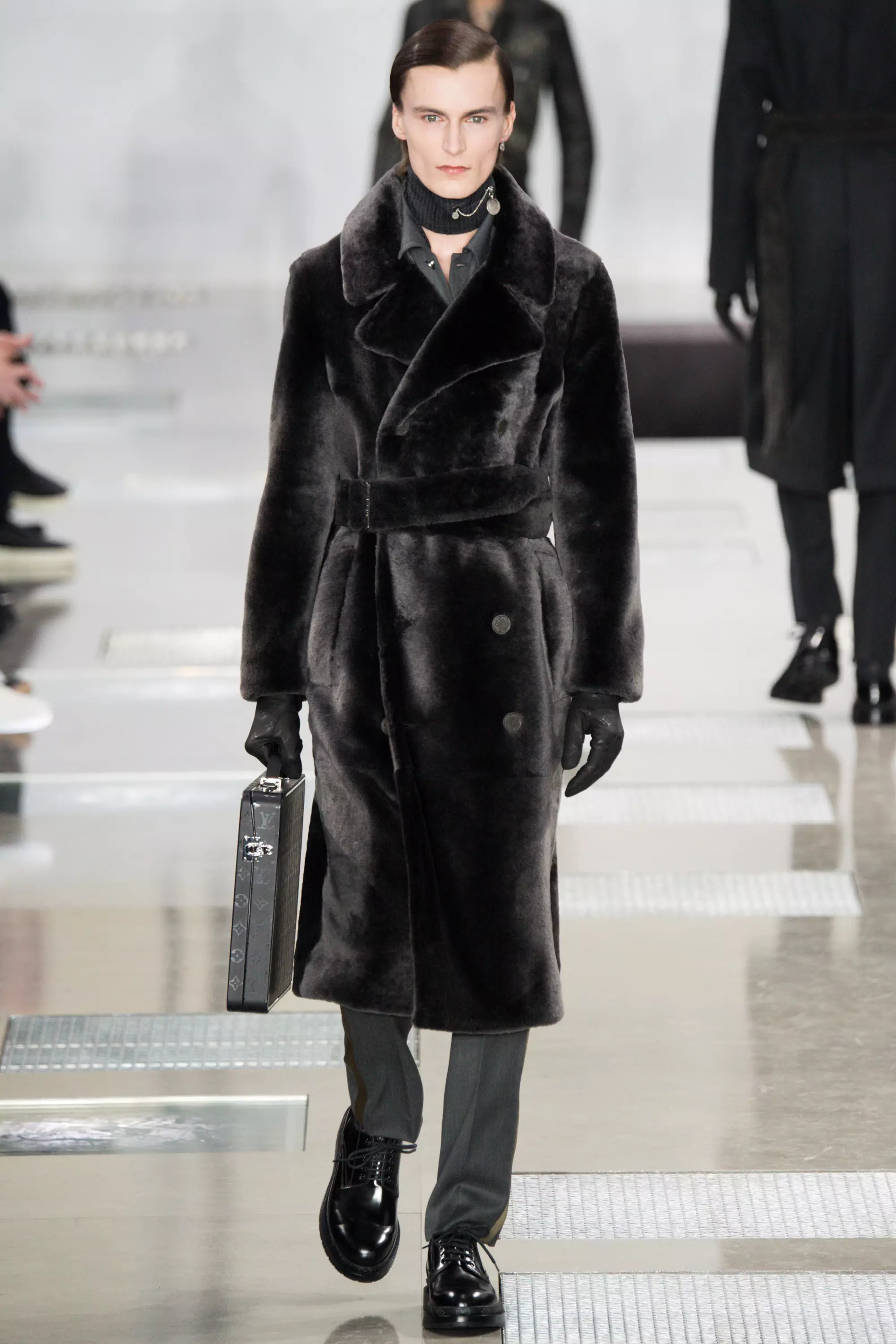 Louis Vuitton FW16 Париж (2)