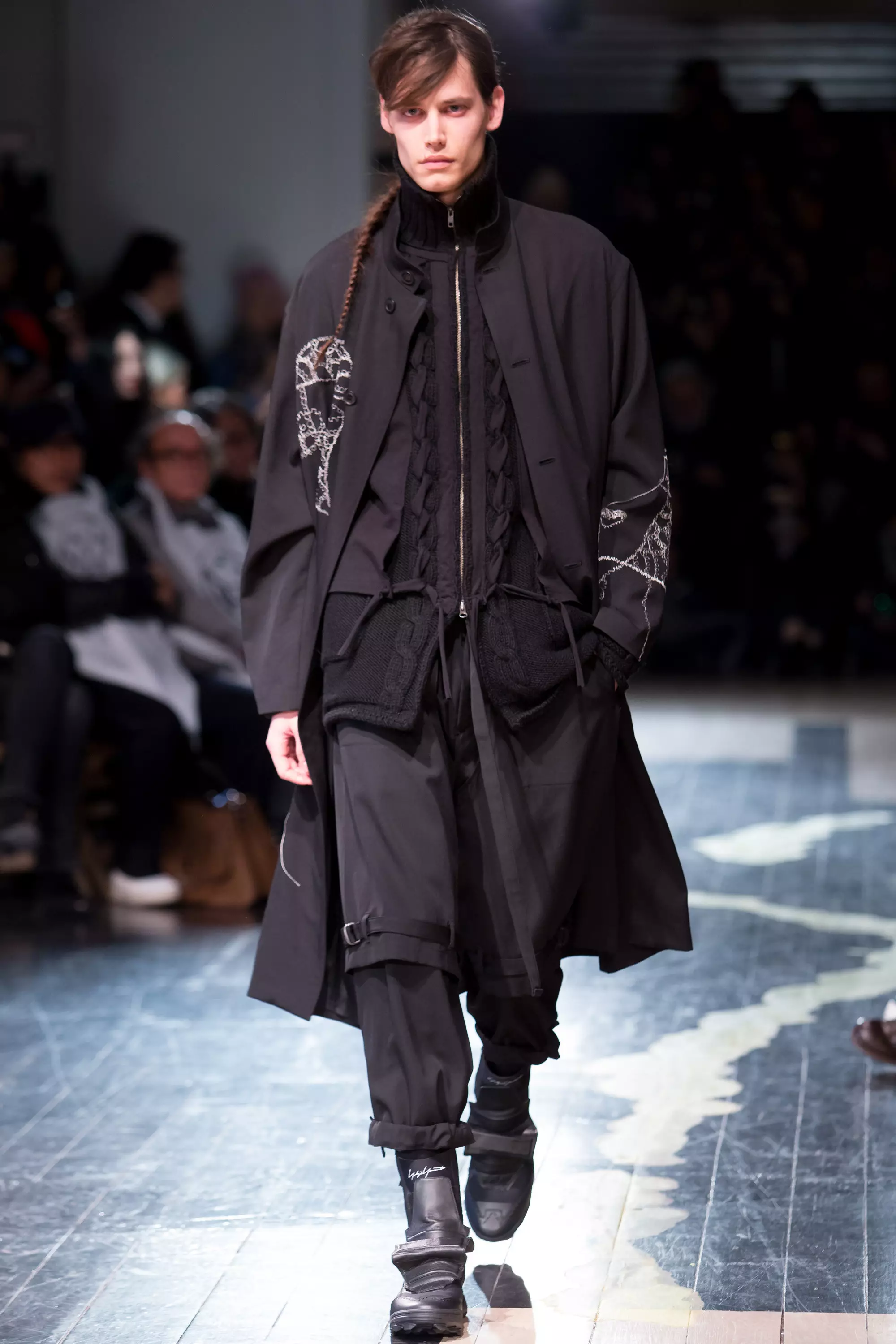 Yohji Yamamoto FW16 Parijs (12)