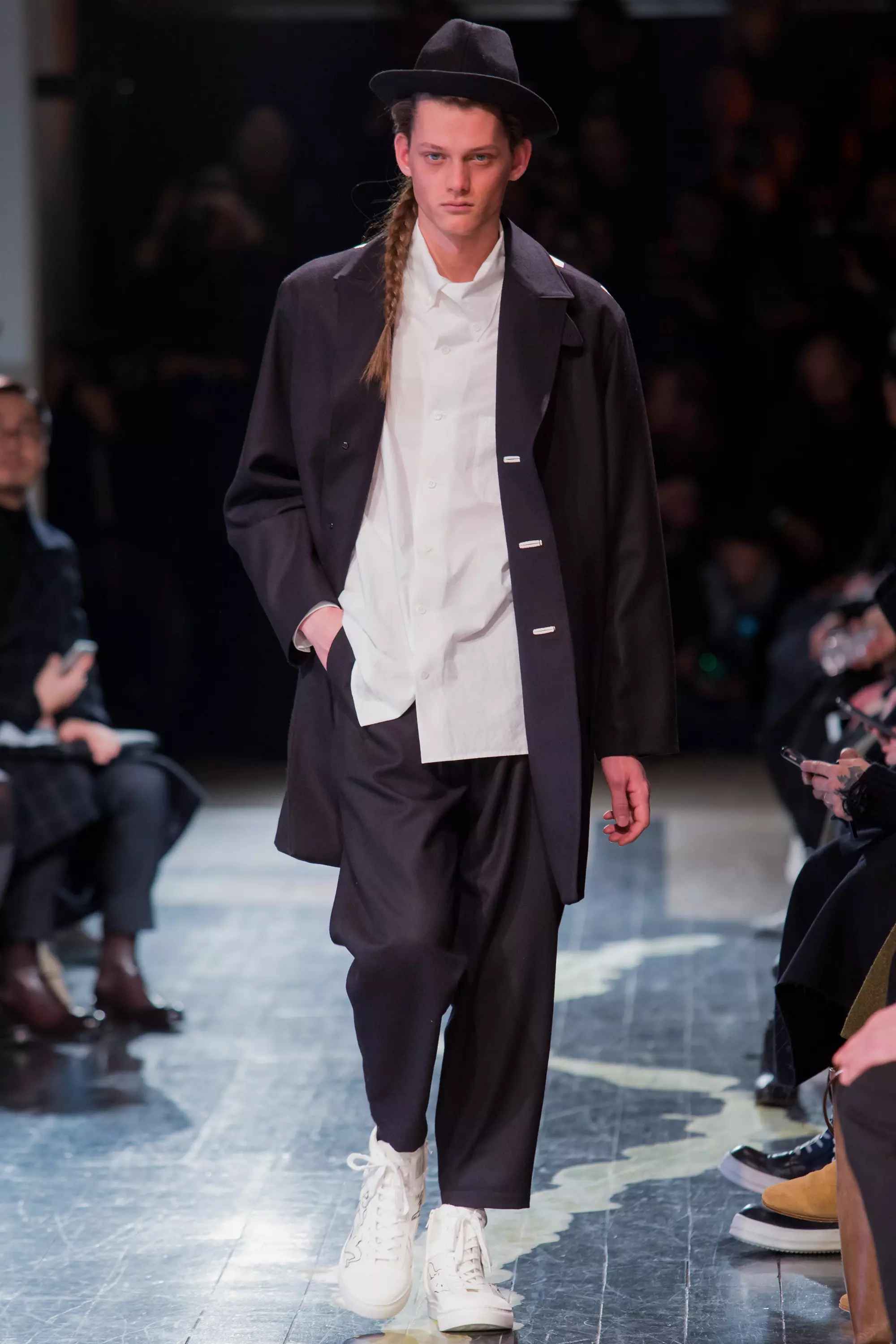 Yohji Yamamoto FW16 Pariz (27)