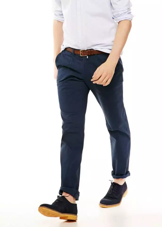 Quần chinos cotton xếp li mỏng vừa vặn