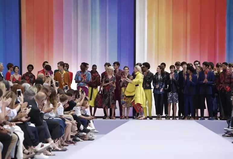 PAUL SMITH MENSWEAR ฤดูใบไม้ผลิฤดูร้อน 2018 PARIS35