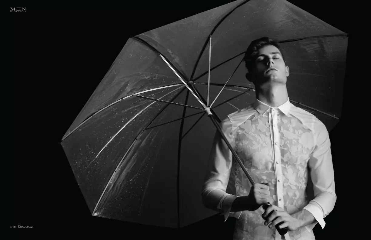 Men Moments menghadirkan editorial lain dengan model pria Josh Lee Knight yang dipotret oleh Ethan James Photography.