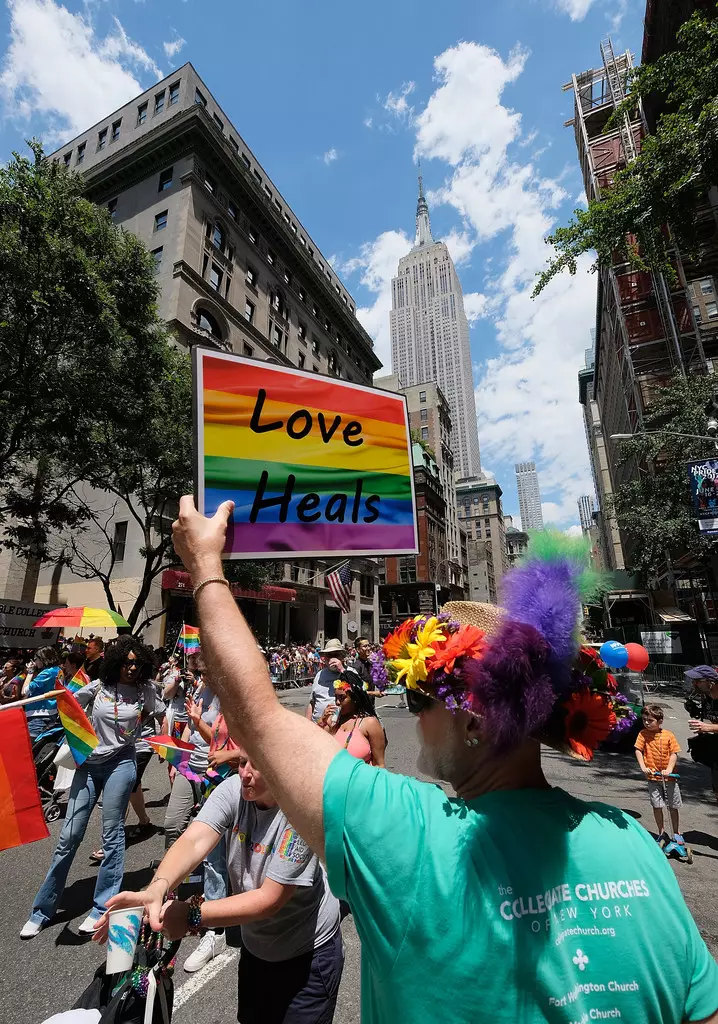 Yleiskuva marssijoista New York City Gay Pride 2017 -marssin aikana 25. kesäkuuta 2017 New Yorkissa.