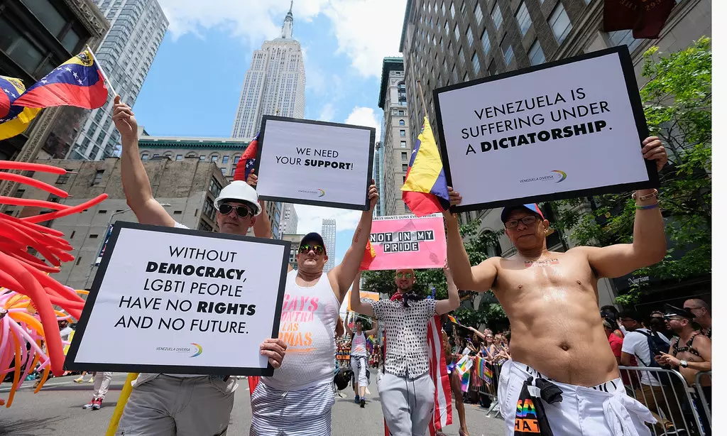 Yleiskuva marssijoista New York City Gay Pride 2017 -marssin aikana 25. kesäkuuta 2017 New Yorkissa.