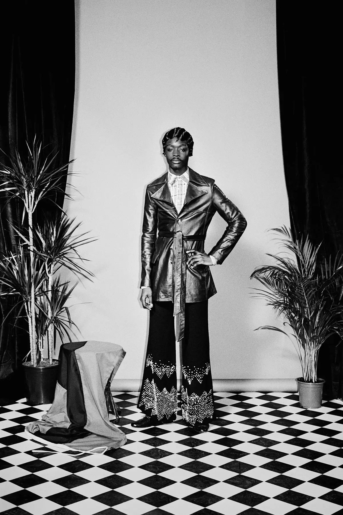 Buffalo Collective 공동 설립자 Jamie Morgan, 그녀의 뮤즈 킹 Owusu와 함께 Wales Bonner의 2016 봄/여름 컬렉션에 생명을 불어넣다
