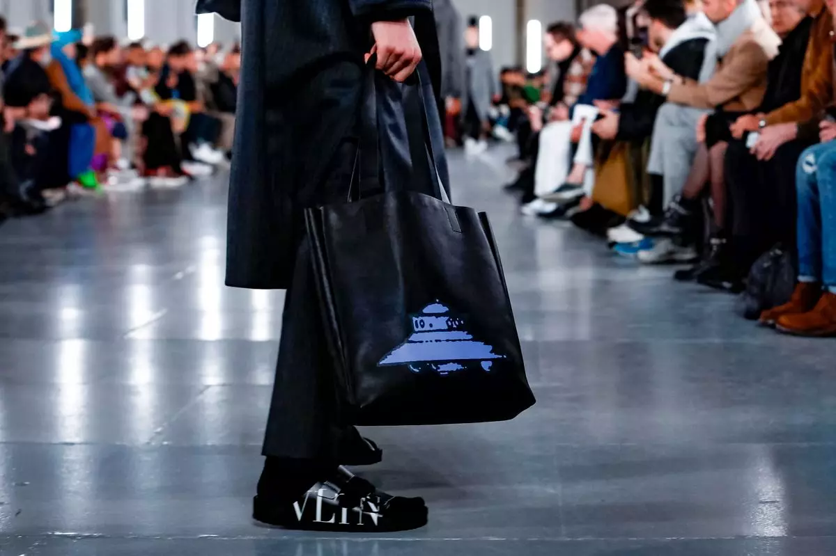 Dayrta Valentino Birkenstock Jiilaalka 2019