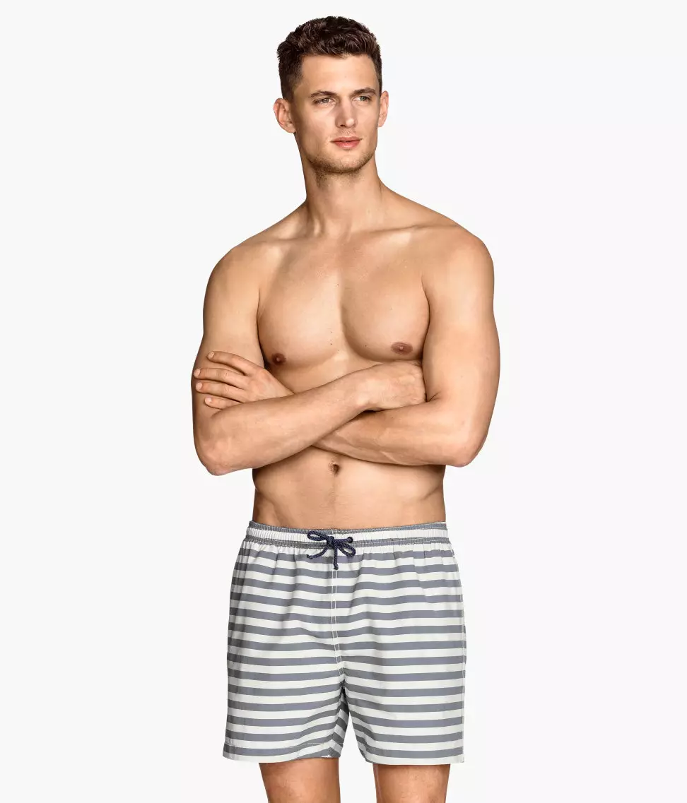 Awoṣe oke Garrett Neff iwaju H&M Aṣọ abẹtẹlẹ tuntun ati awọn Asokagba ipolowo Swimwear.