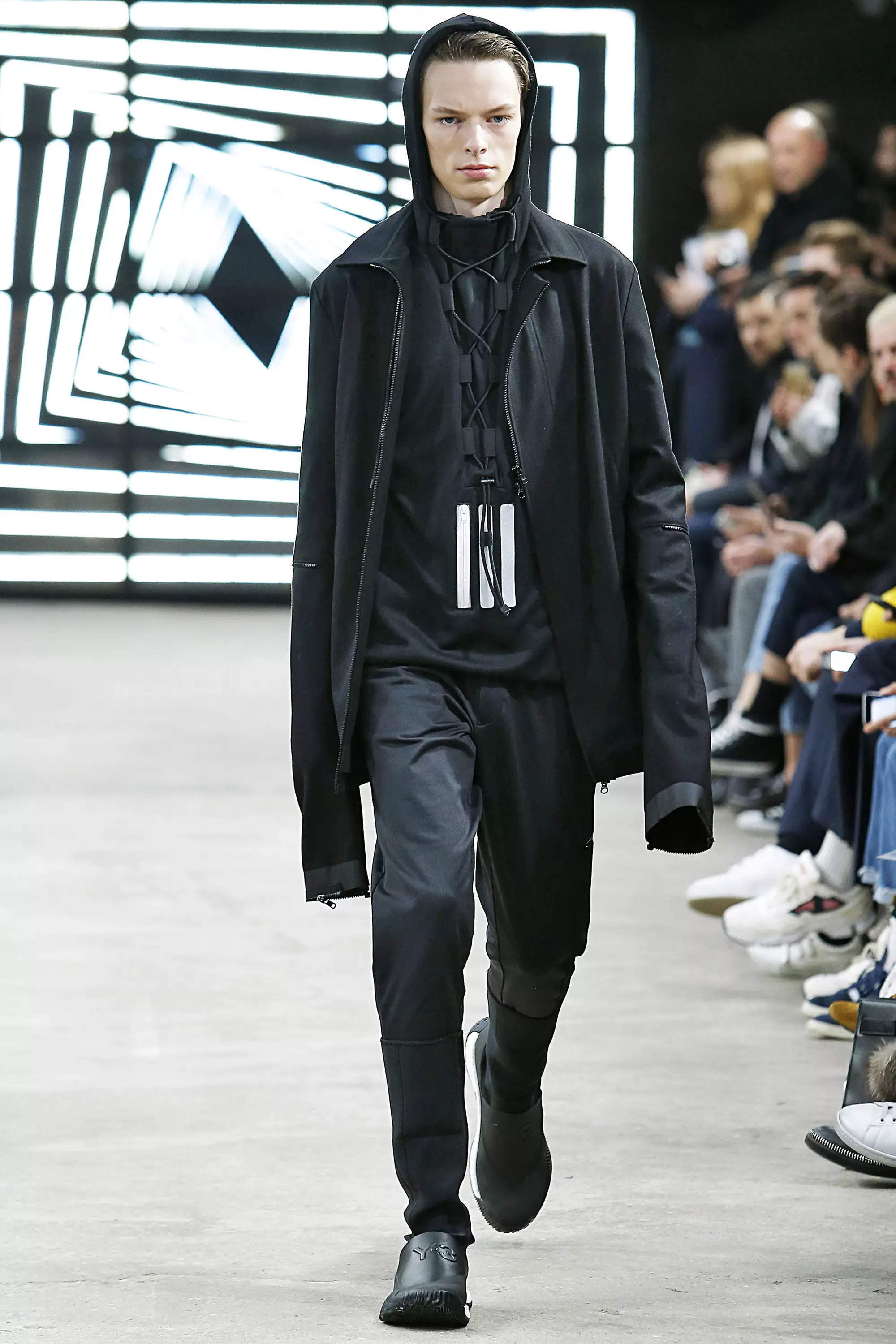 Y3 Paris Menswear Fall Winter 2016 Enero 2016