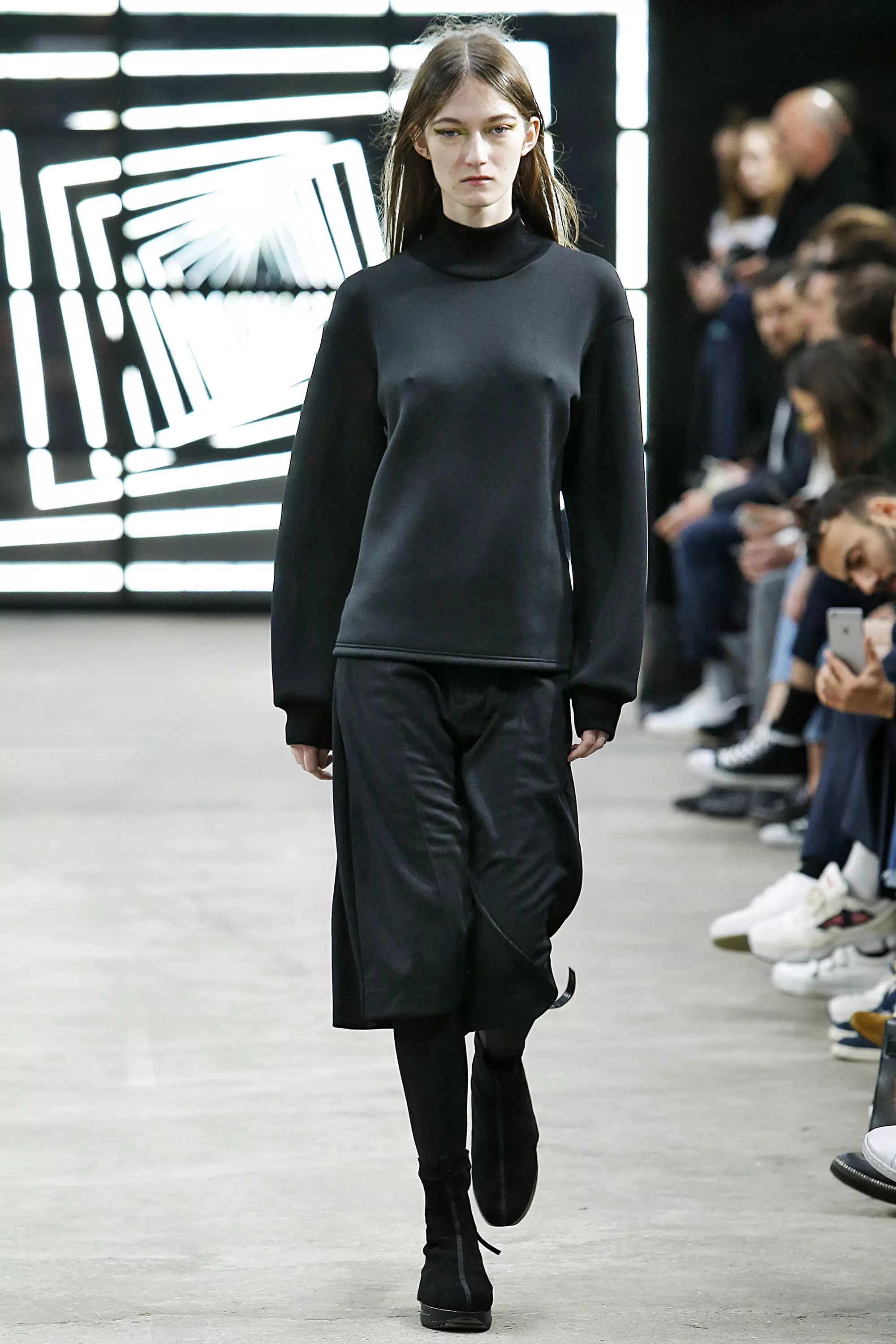 Y3 Paris Menswear Fall Winter 2016 Enero 2016