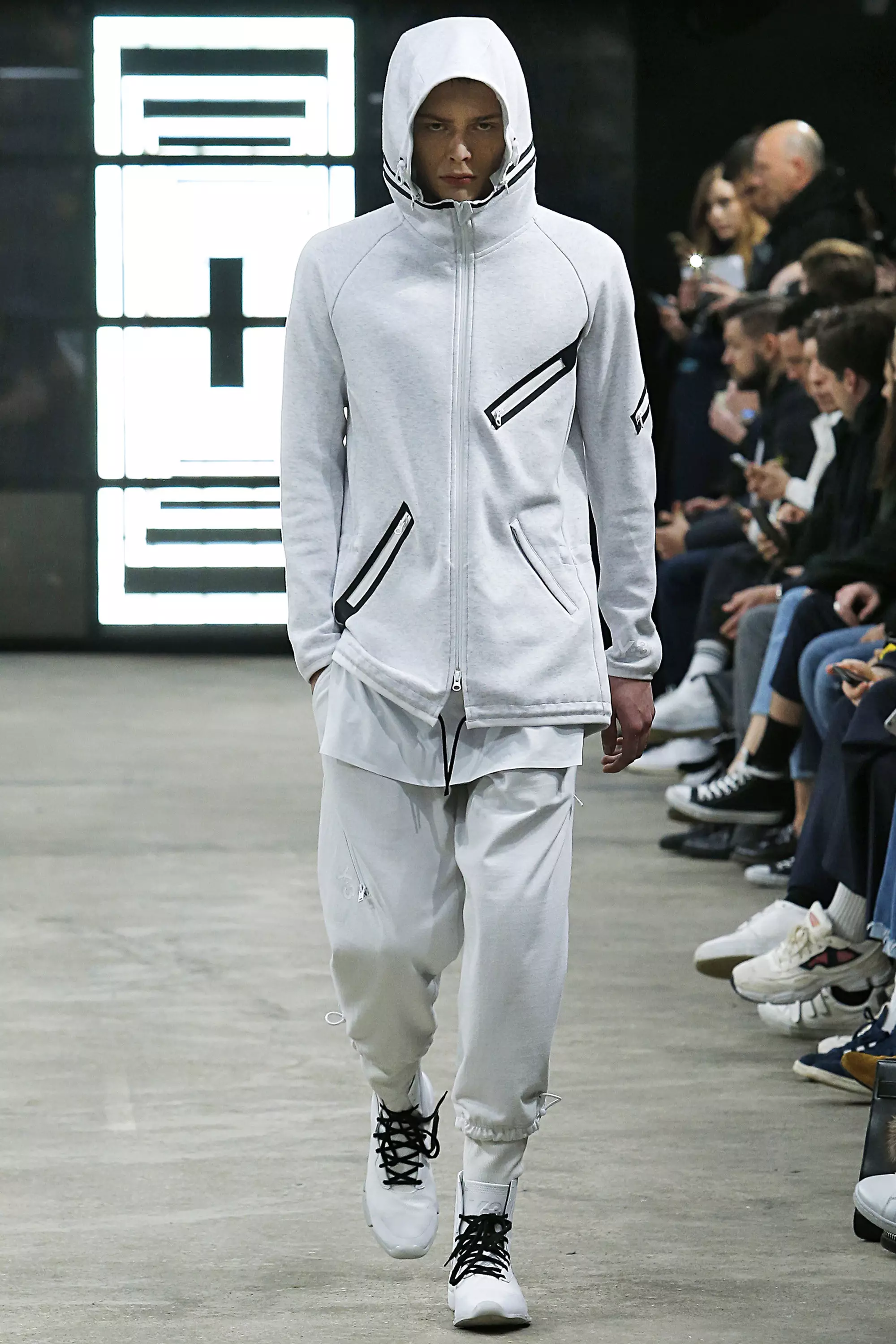 Y3 Paris Menswear Fall Winter 2016 Enero 2016