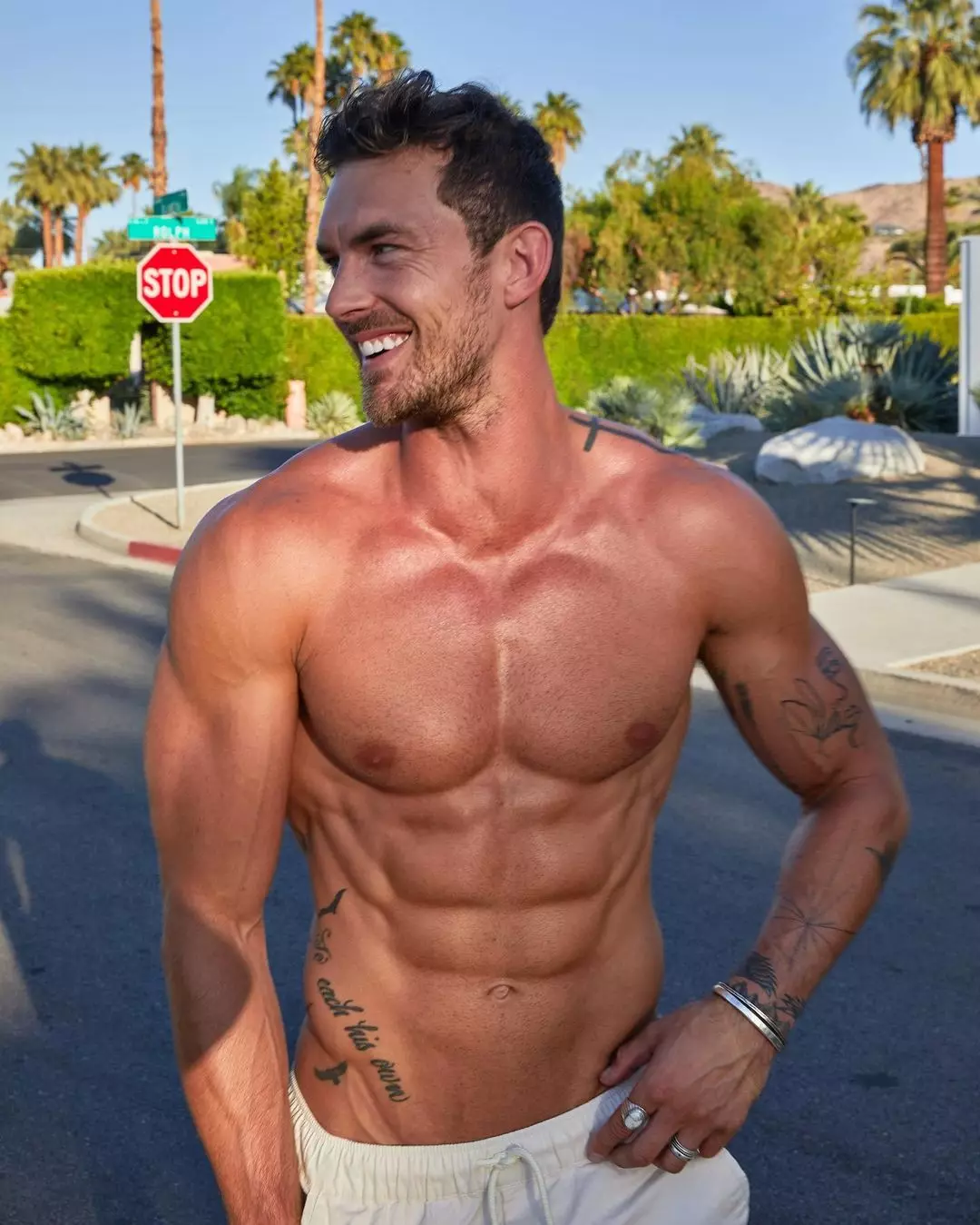 Christian Hogue oleh Kat Irlin BTS