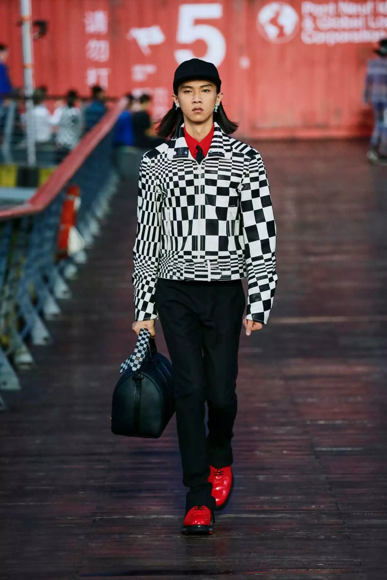 Louis Vuitton Gizonezkoen 2021eko Udaberria/Uda Shanghai 56792_13