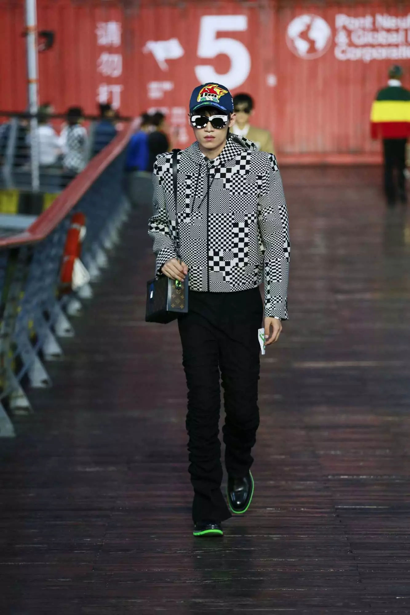 Louis Vuitton Menswear Spring / Summer 2021 Shanghai 56792_18