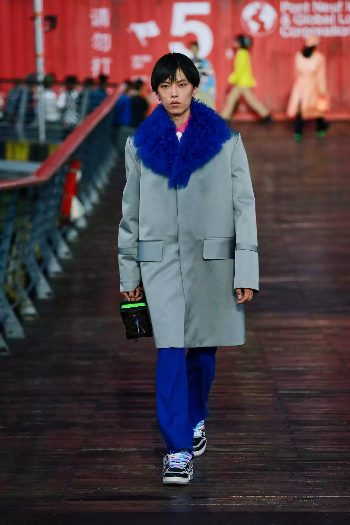 Louis Vuitton Menswear mmiri/Oge okpomọkụ 2021 Shanghai 56792_43