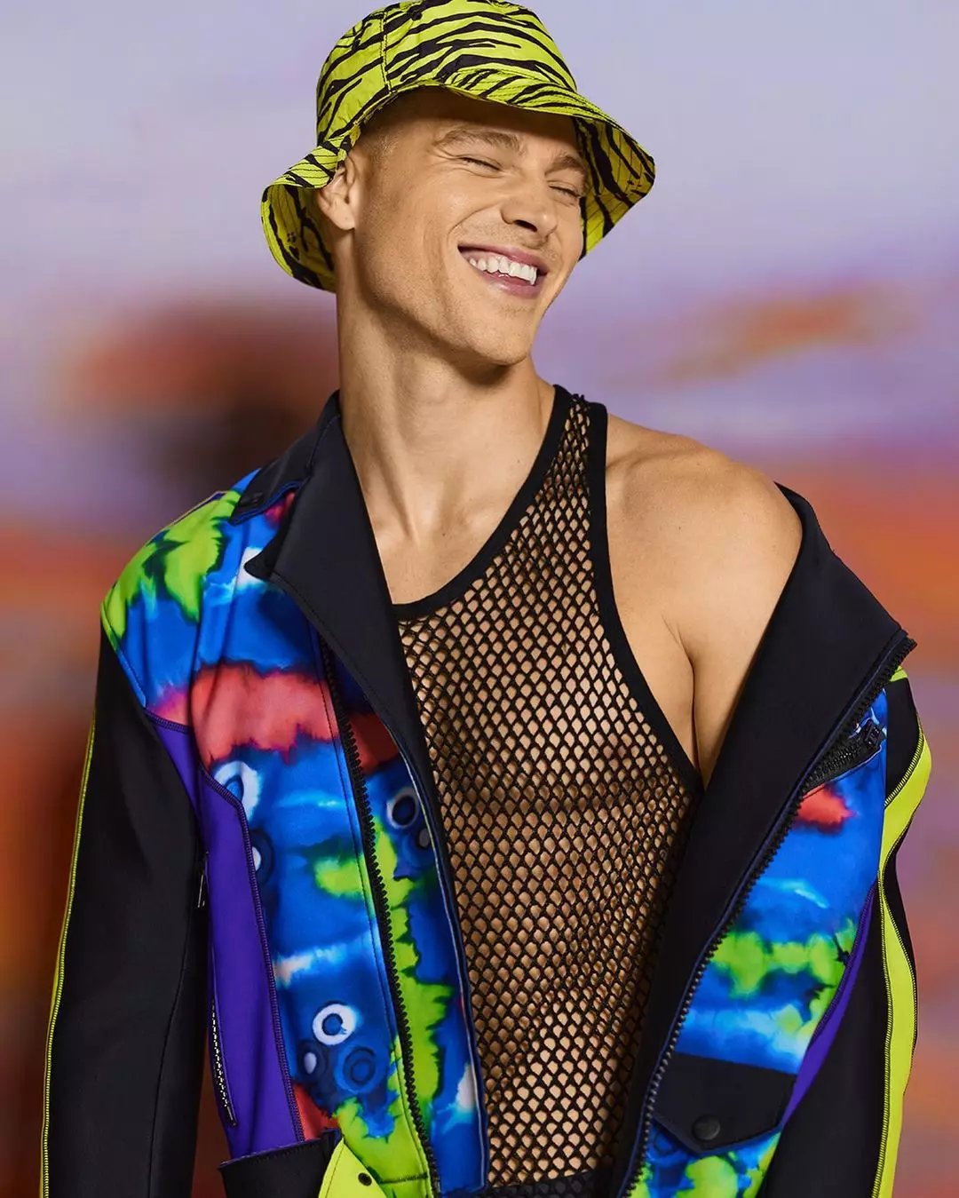 Калекцыя мужчынскага адзення Moschino Resort 2022 5688_36