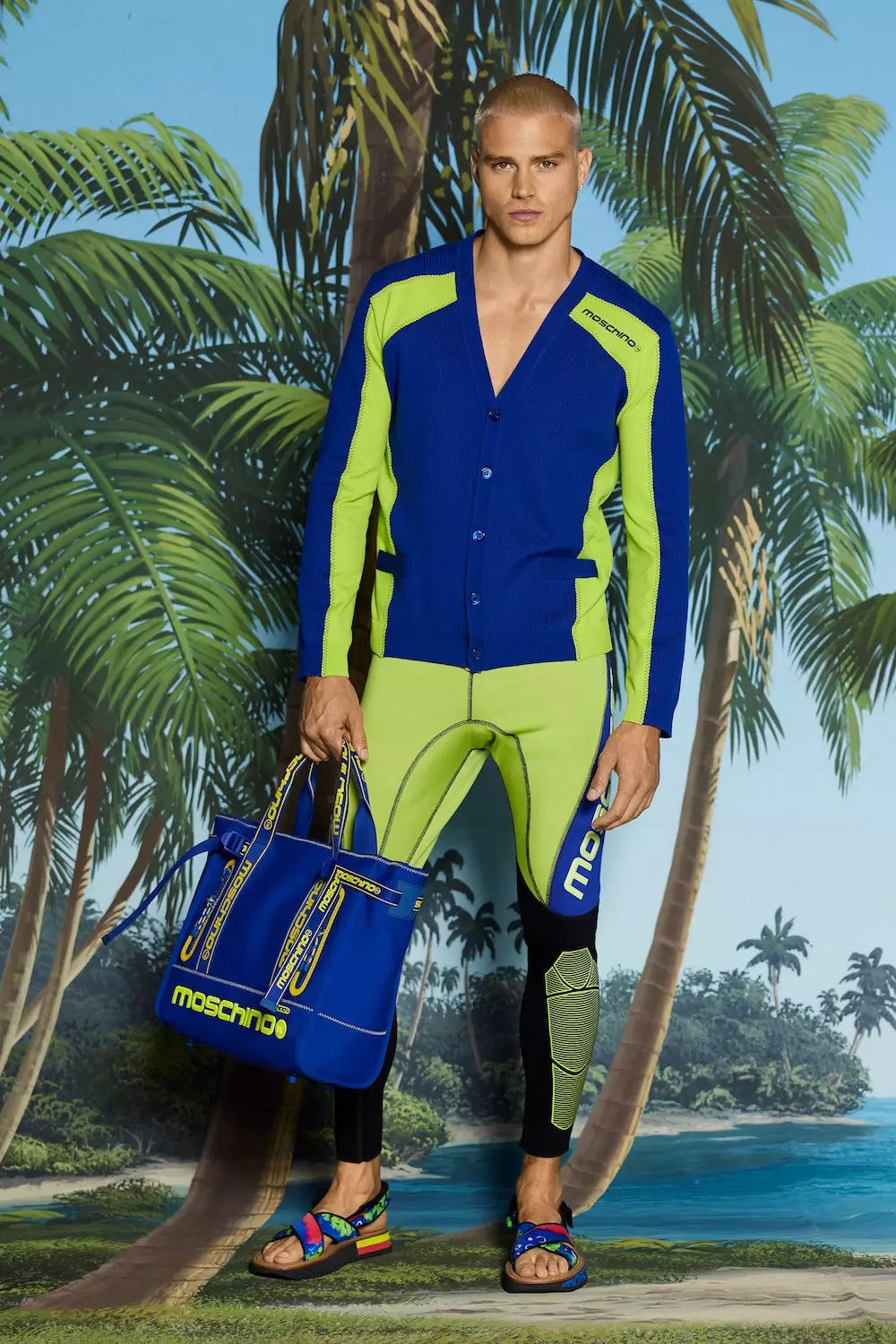 Cyrchfan Menswear Resort 2022 Moschino 5688_5