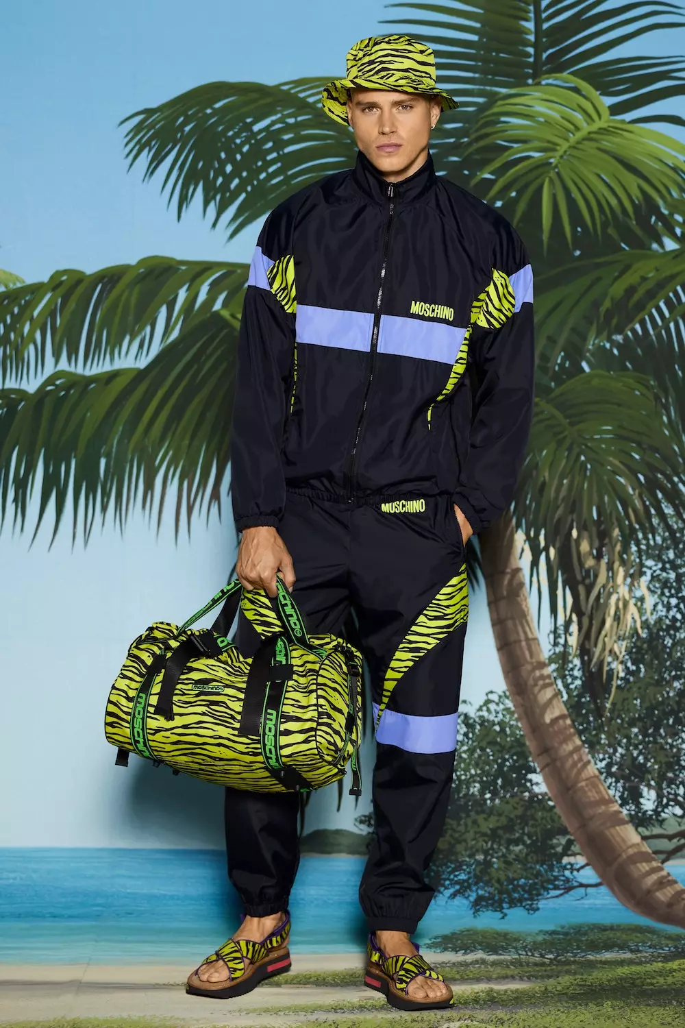 Moschino Resort 2022. gada vīriešu apģērbu kolekcija