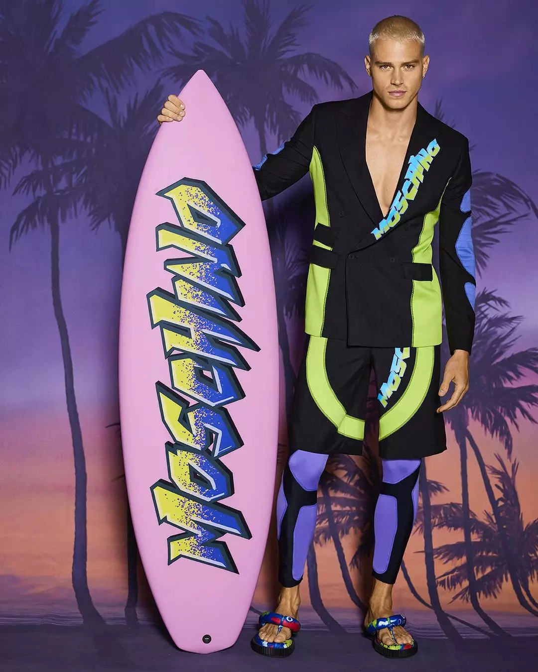 Moschino Resort 2022 Fa'aputuga o La'ei