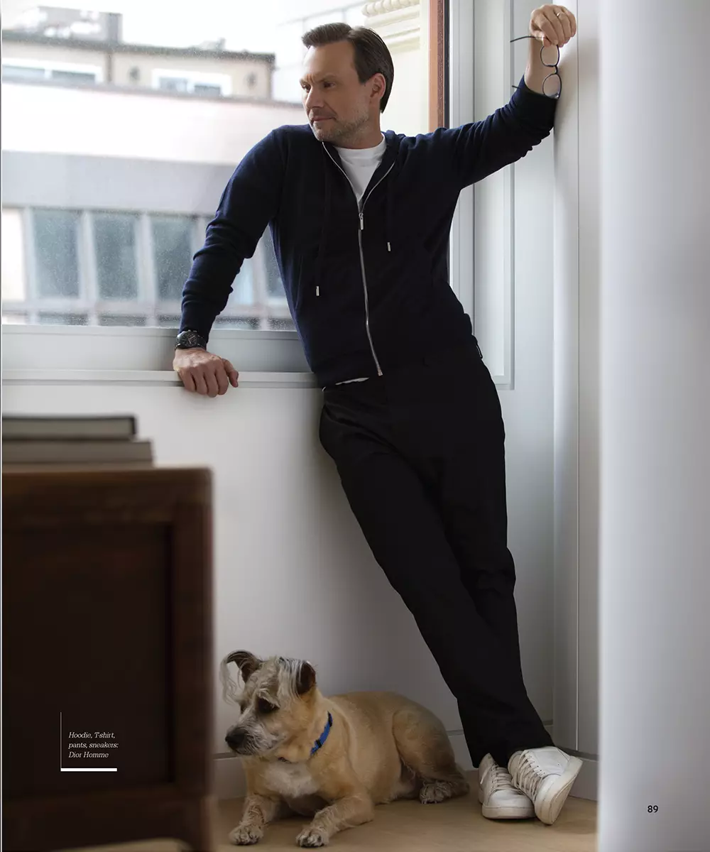 Christian Slater ni Karl Simone para sa Haute Living Magazine7