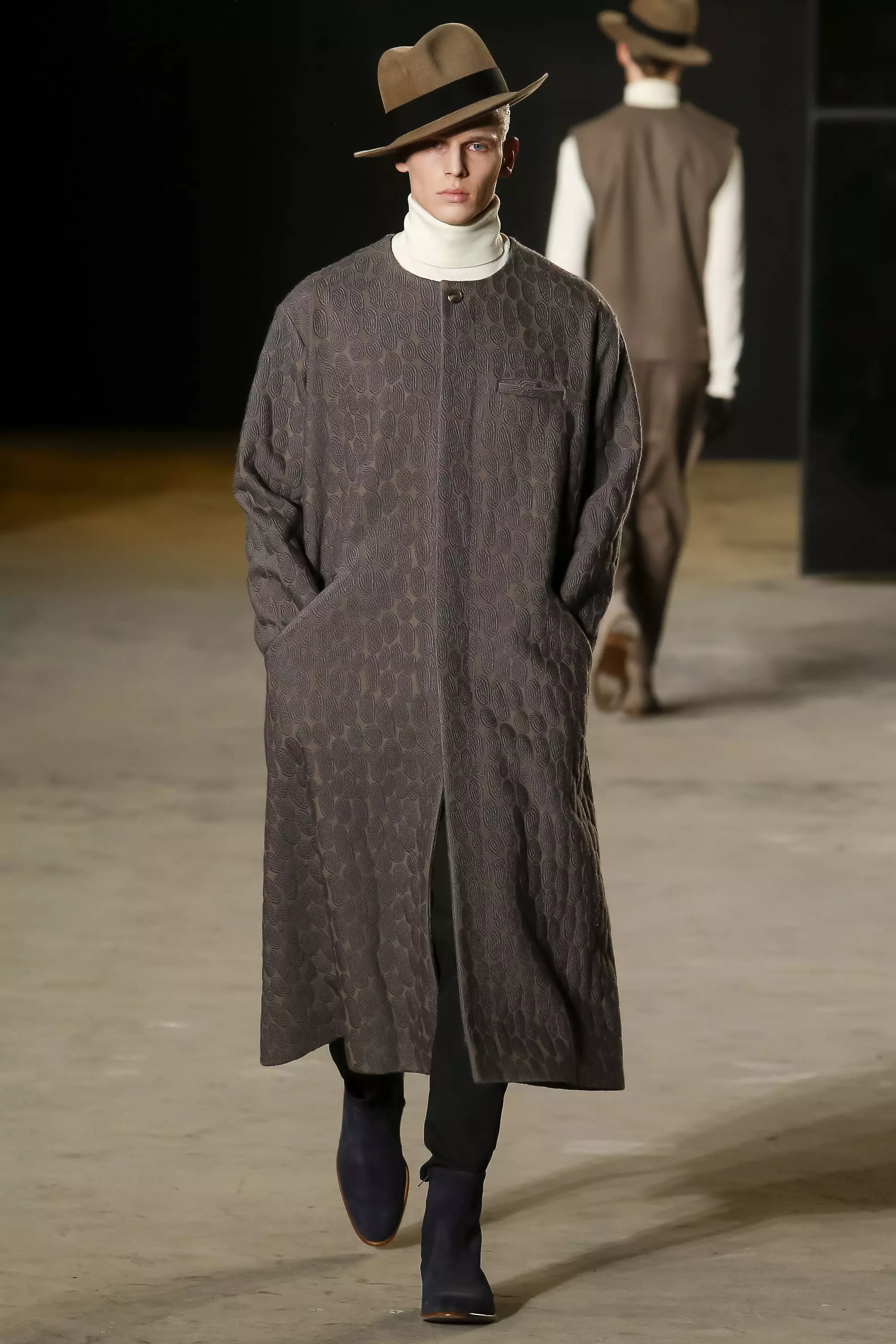 URobert Geller FW16 NYFW (18)