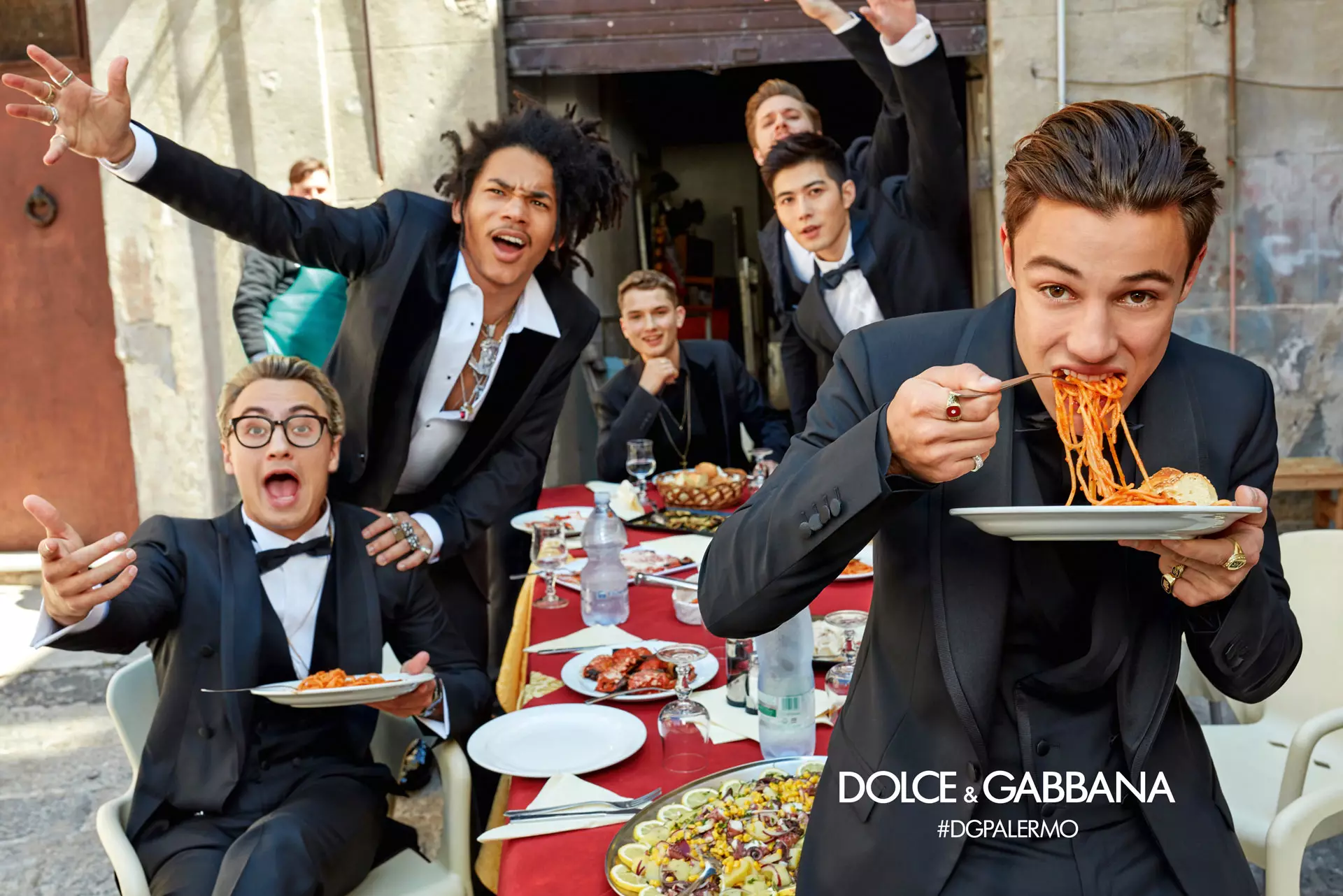 DOLCE AND GABBANA AW17 CAMPAIGN11