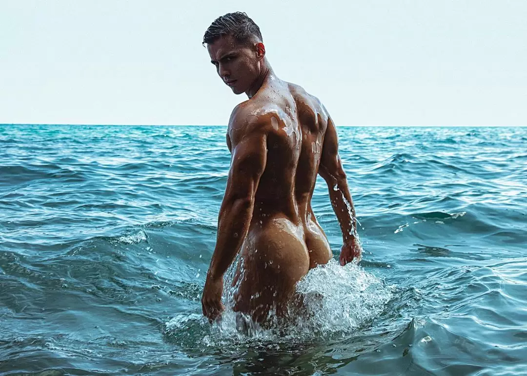 Ocean Splash me fotot seksi të Stefan Chavarriaga nga Alejandro Brito