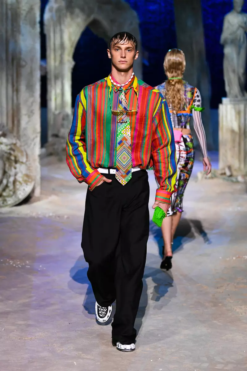 Versace Spring 2021 Kolleksje foar manlju en froulju Milaan 58419_10