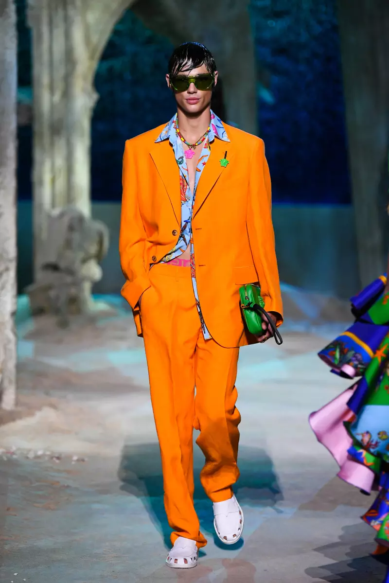 Versace Spring 2021 Kolleksje foar manlju en froulju Milaan 58419_20