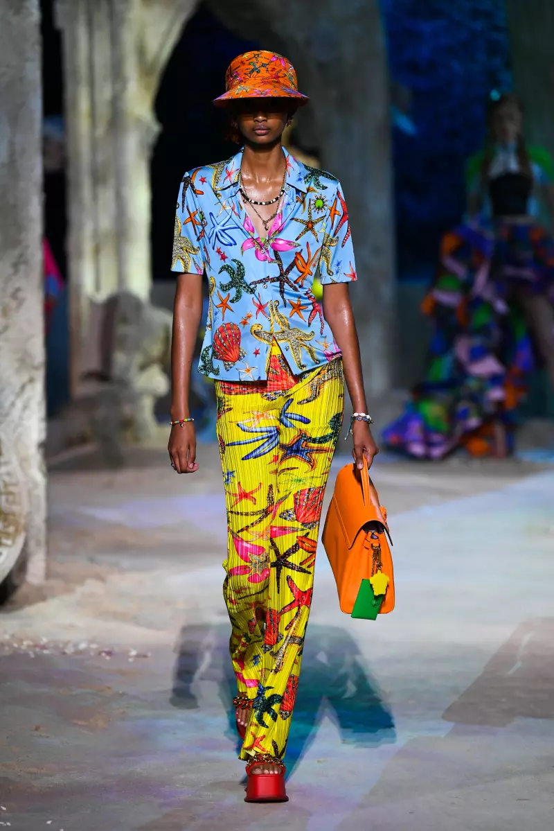 Versace Spring 2021 Kolleksje foar manlju en froulju Milaan 58419_25