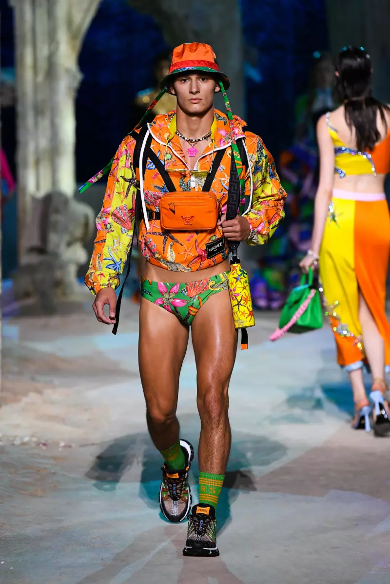 Versace Spring 2021 Kolleksje foar manlju en froulju Milaan 58419_26