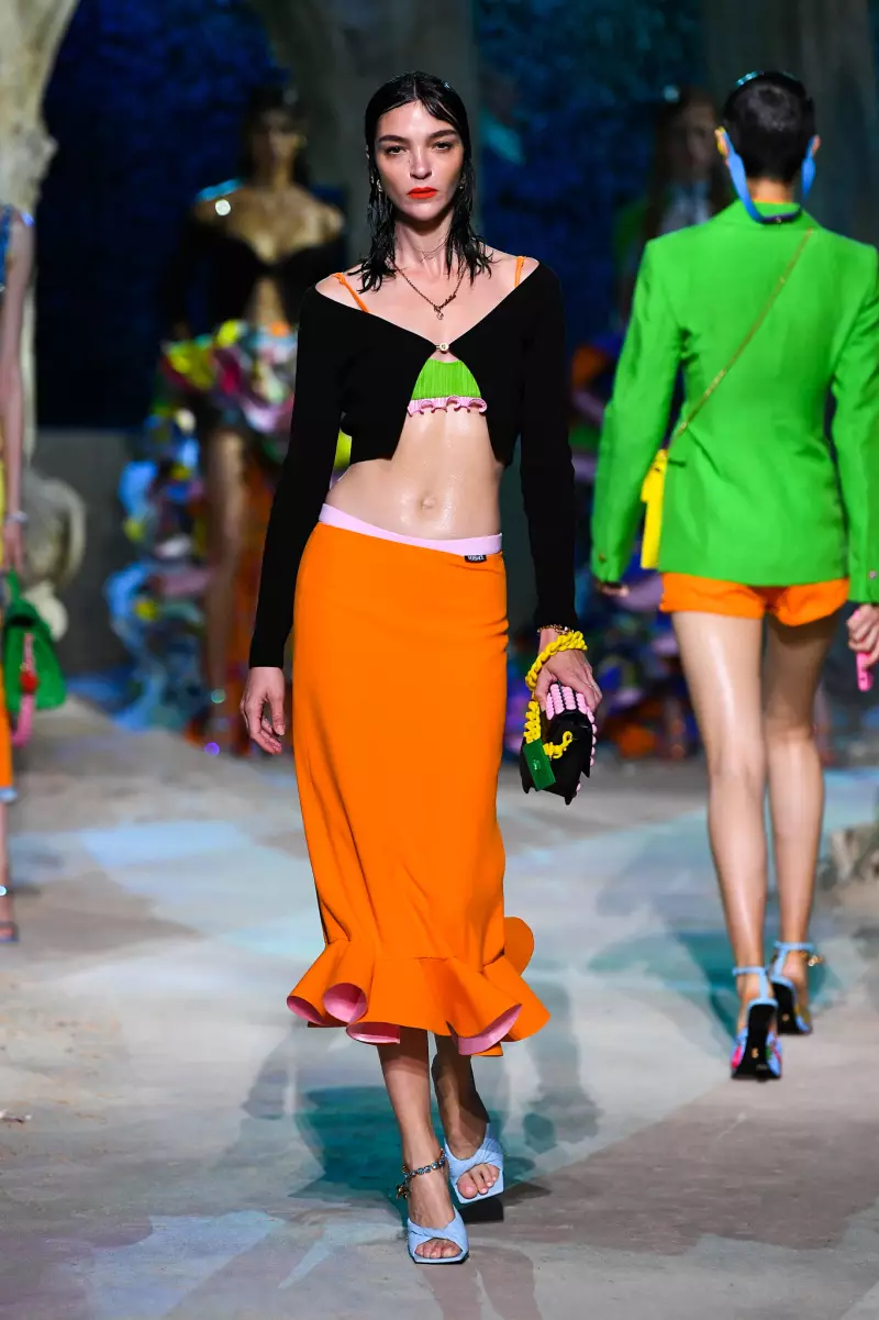 Versace Spring 2021 Kolleksje foar manlju en froulju Milaan 58419_28