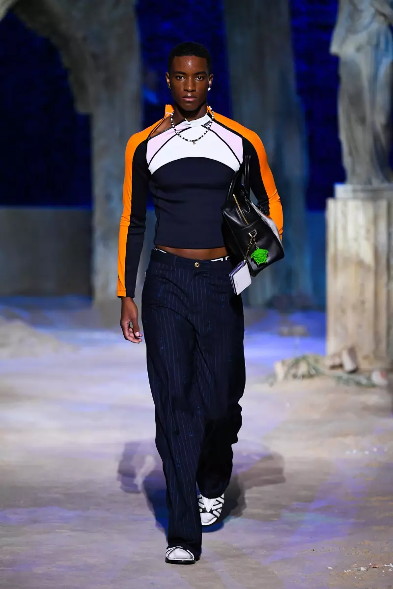 Versace Spring 2021 Kolleksje foar manlju en froulju Milaan 58419_3