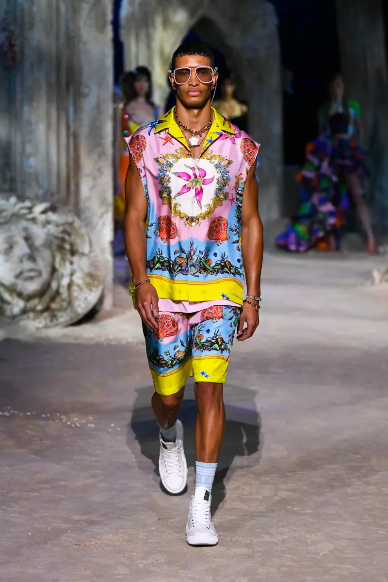 Versace Herren- und Damenkollektion Frühjahr 2021 Mailand 58419_30