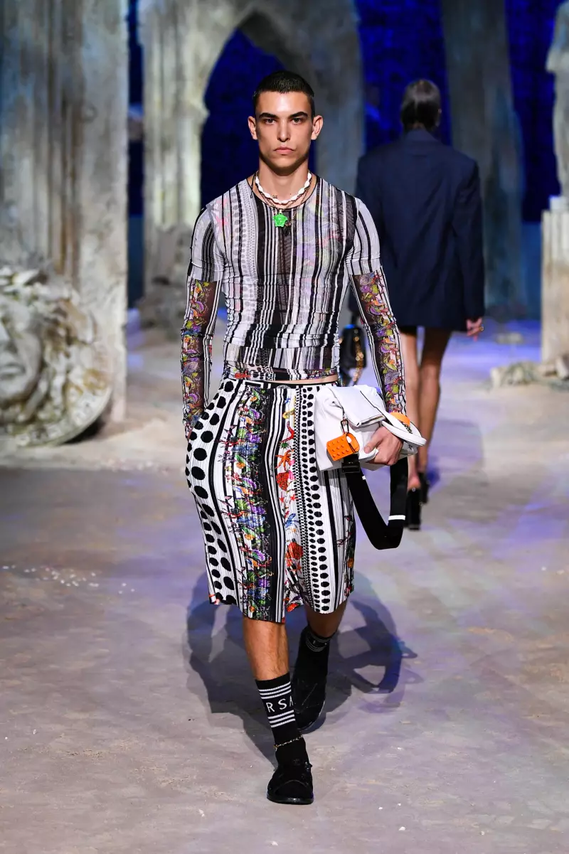 Versace Spring 2021 Kolleksje foar manlju en froulju Milaan 58419_5