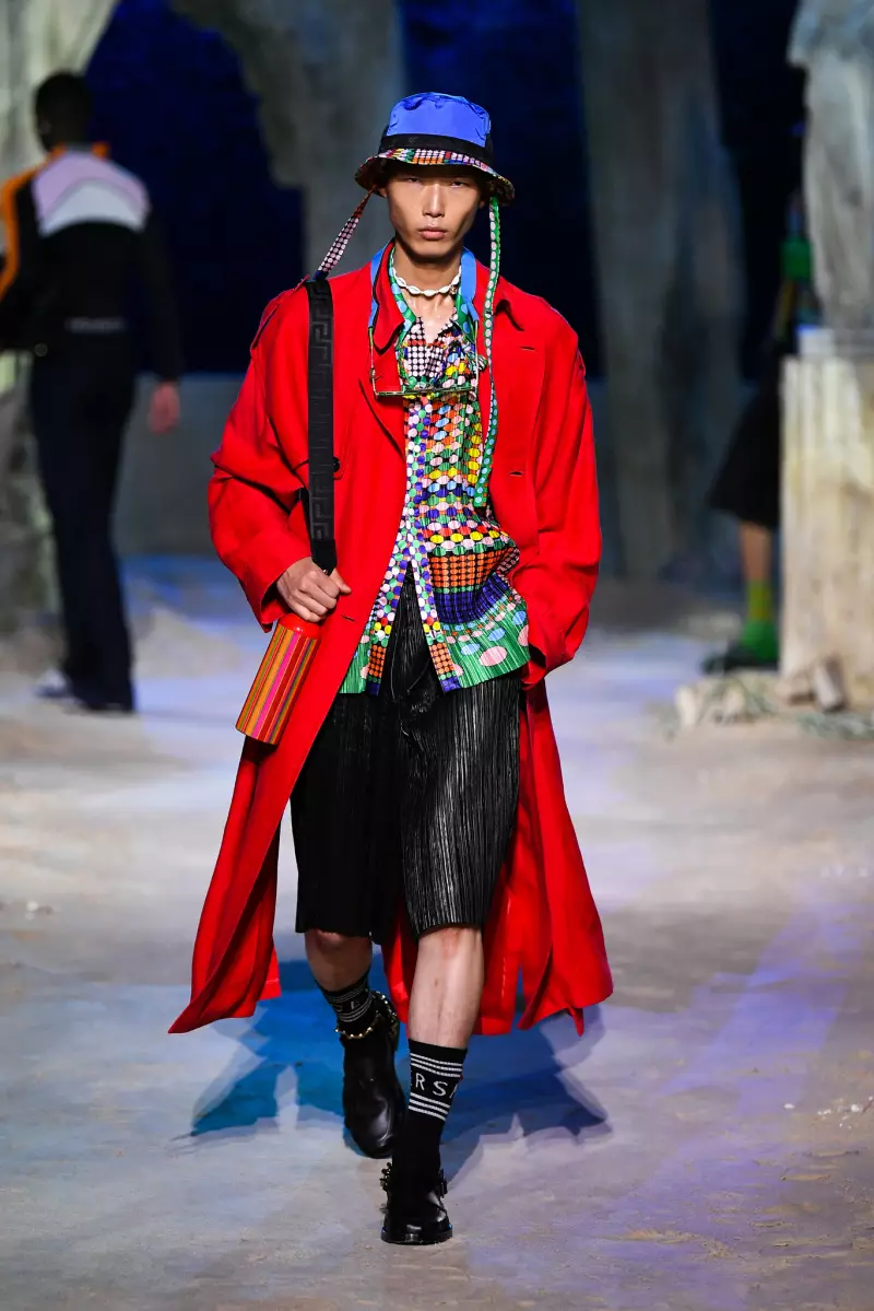 Versace Spring 2021 Kolleksje foar manlju en froulju Milaan 58419_7