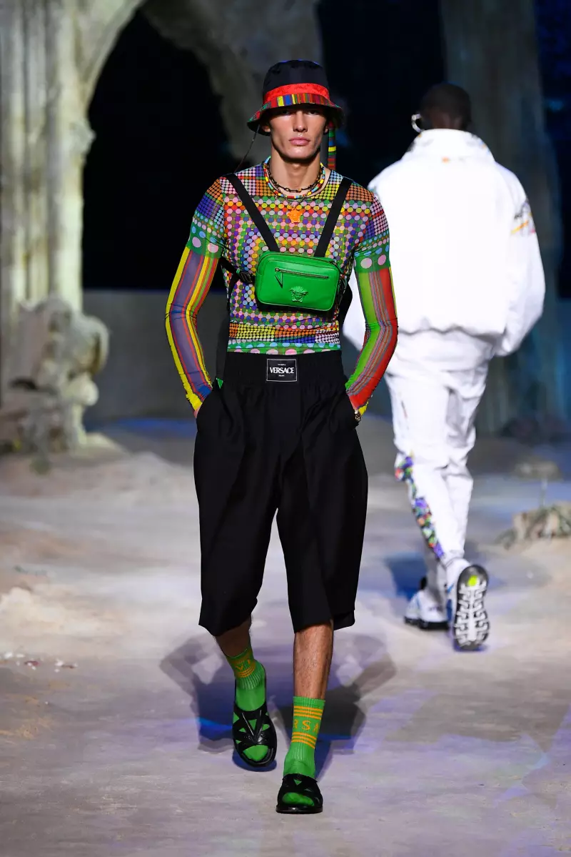 Versace Spring 2021 Kolleksje foar manlju en froulju Milaan 58419_8