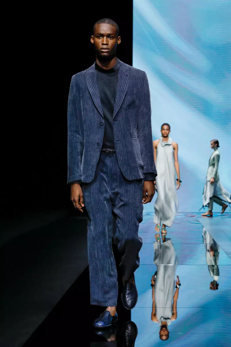 Giorgio Armani Ṣetan Lati Wọ Orisun omi 2021 Milan 58509_45