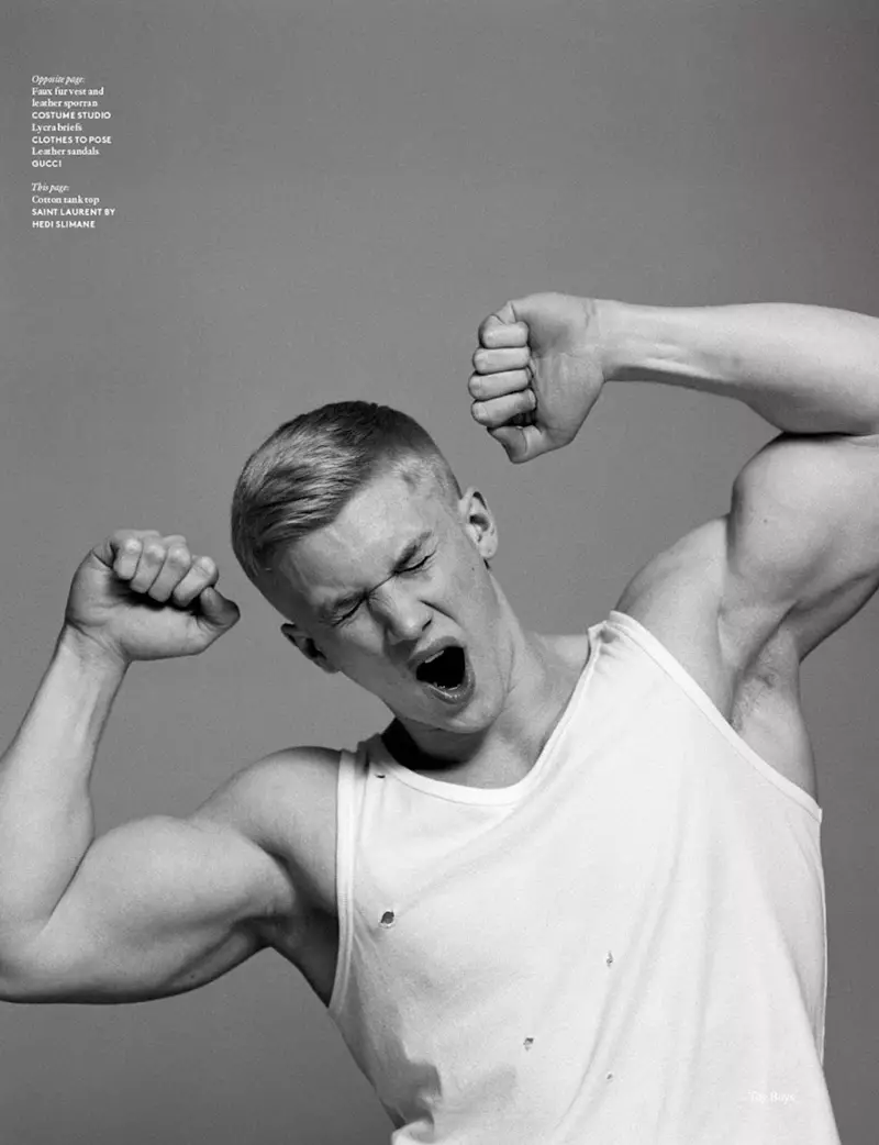 „Toy Boys“ Zac Aynsley og Dan Scoble verða líkamlega í þessari ritstjórn fyrir SS16 útgáfu Vogue Hommes International. Beefcake fitness fyrirsæturnar og einkaþjálfararnir eru ljósmyndaðir af Alasdair McLellan, stílaður af Benjamin Bruno.