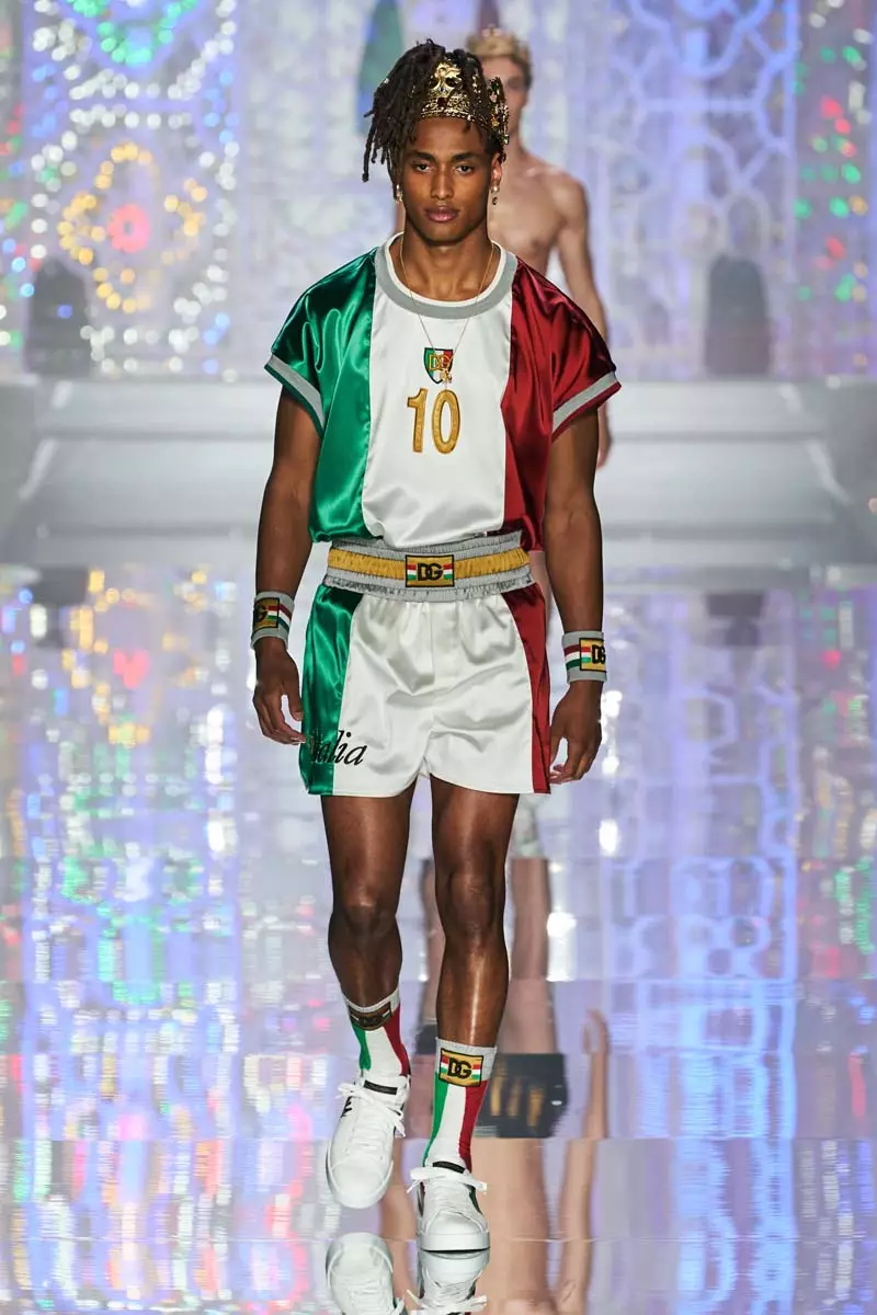 Dolce & Gabbana férfiruha 2022 tavaszán Milánó 6205_17