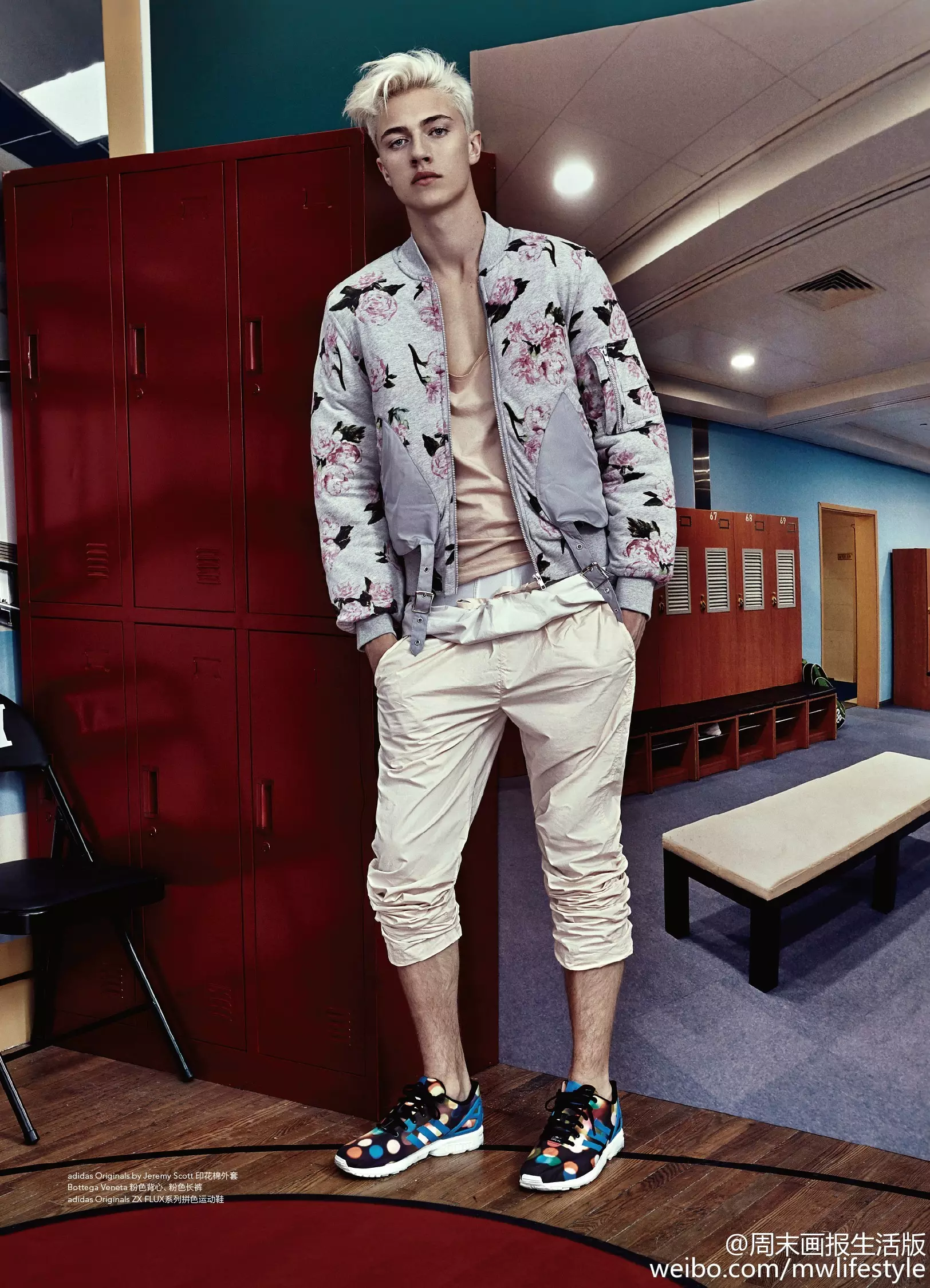 Semua sorotan terus kepada sensasi model Lucky Blue Smith yang membintangi muka depan Modern Weekly (China) 18 April 2015 yang dirakam oleh Shxpir, digayakan oleh Moka ShenHair: Parco Cheung Make-up: Sun Qi