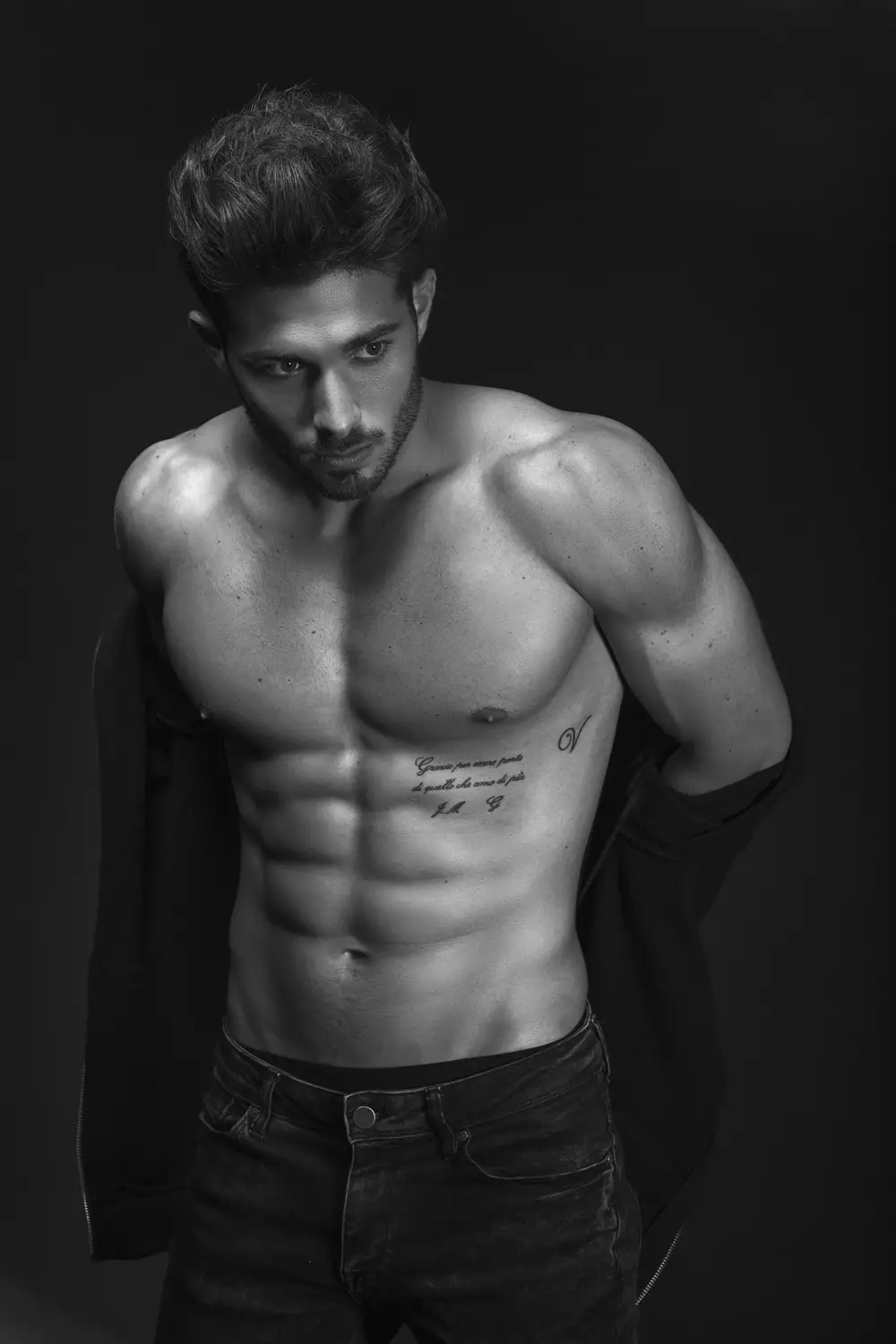 Fața proaspătă spaniolă Rubén Rodriguez își construiește cartea de modele cu o nouă sesiune atrăgătoare a fotografilor Ruben Ibañez și Daniel Oury, alias f4ever.es