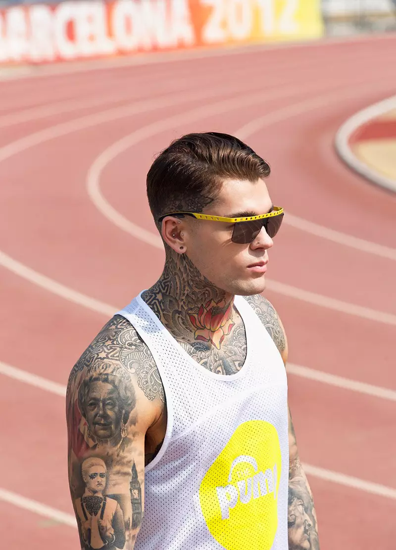 Stephen James fotograferad av Edu García och stylad av Gerard Solé, för aprilnumret 2015 av Men's Health Spain.